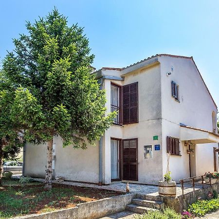 Holiday Home Ermanna Pula Exterior photo
